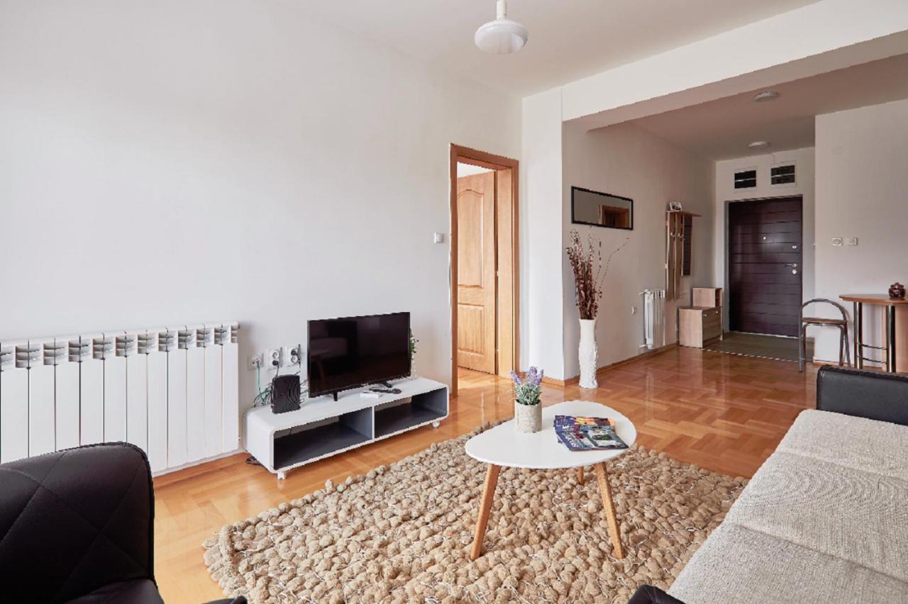 Smart Apartments Szkopje Kültér fotó